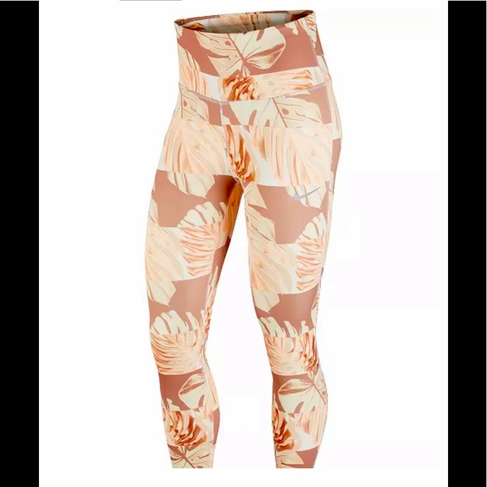 COPY - Nike
Women's Dri-FIT Printed Cropped Leggings NWT